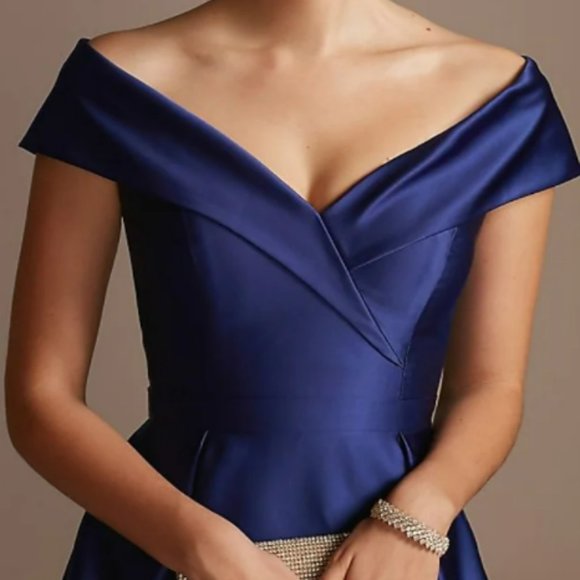 LightintheBox A-Line Mother of the Bride Dress Elegant Off Shoulder - Picture 3 of 7